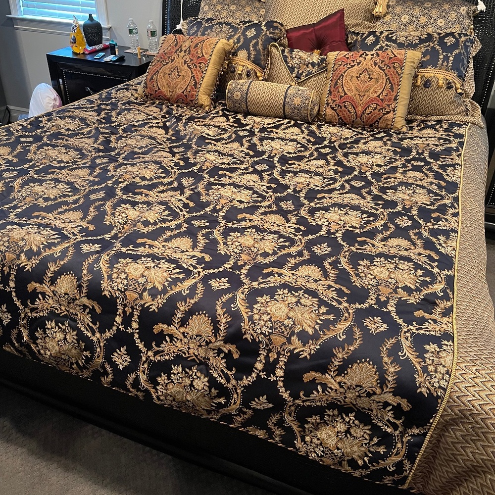 Queen comforter